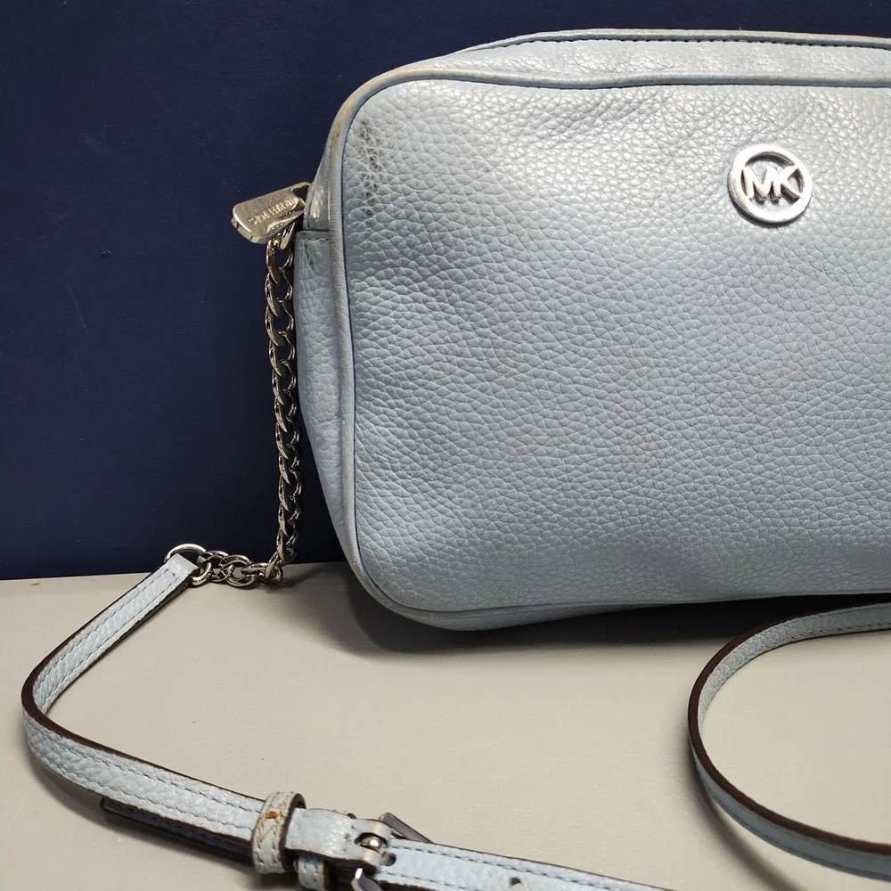 Michael Kors Crossbody Bag Women's Light Blue‎ Inner Pockets Adjustable Strap